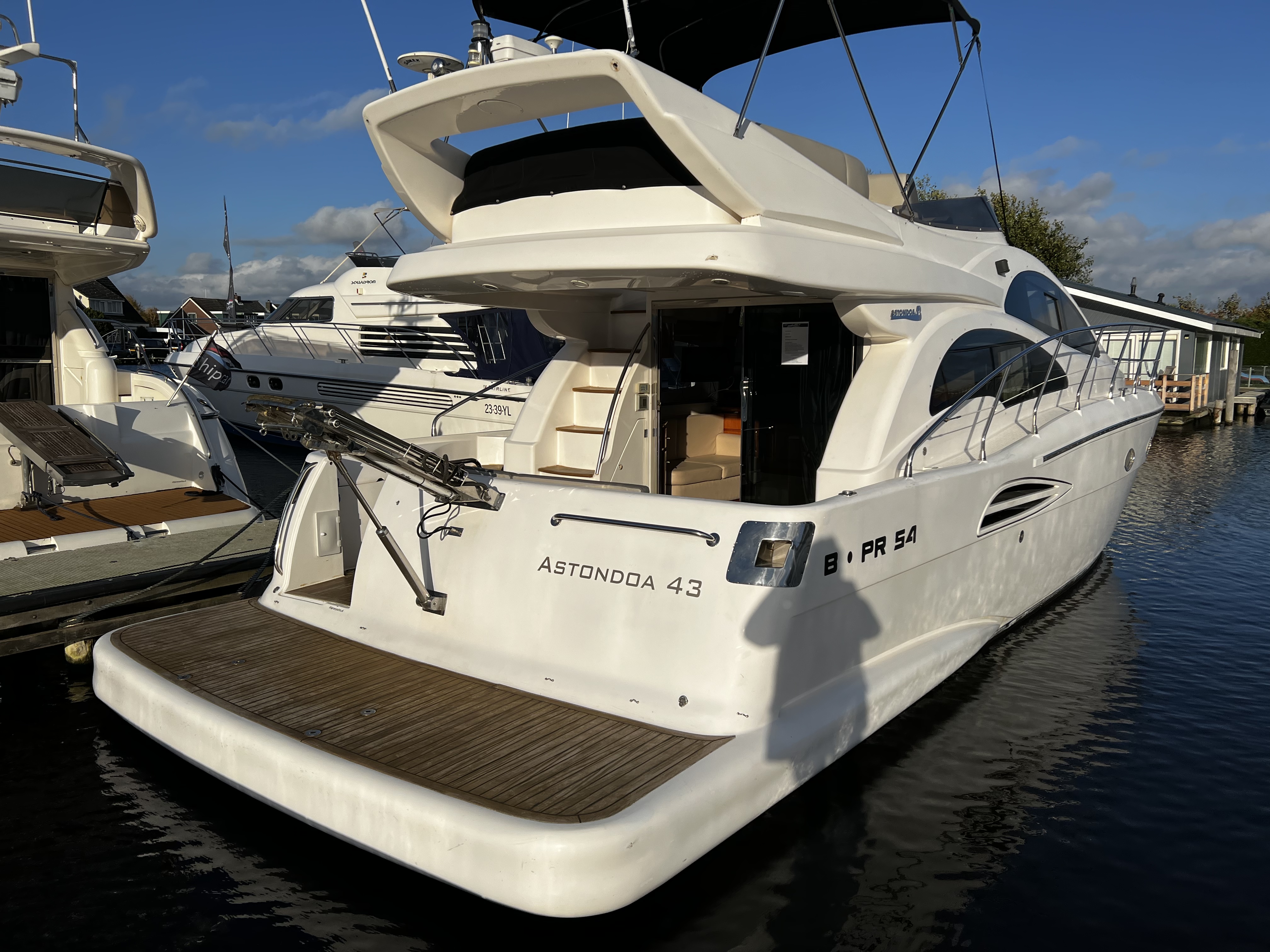 foto: 20 Astondoa  43 GLX