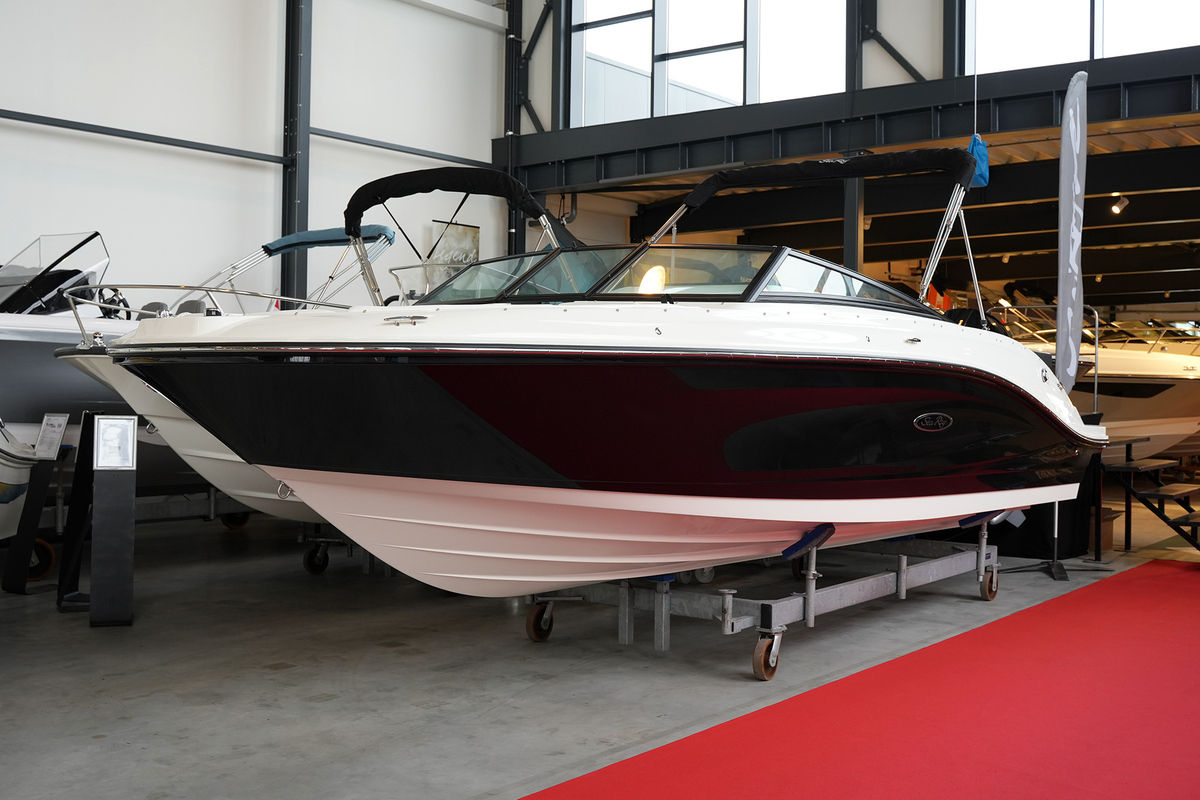 foto: 57 Sea Ray SPX 230 Outboard