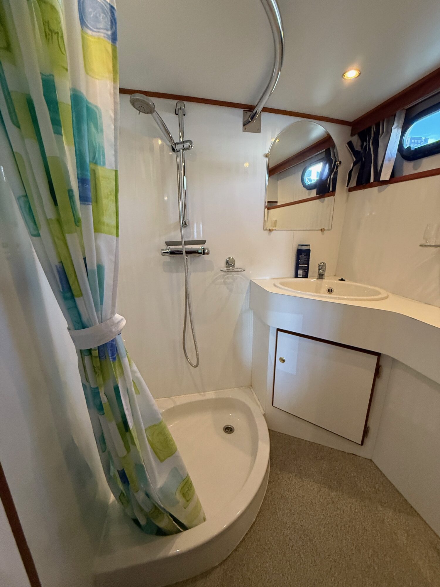 foto: 34 Explorer Explorer Classic 44 AK Cabrio