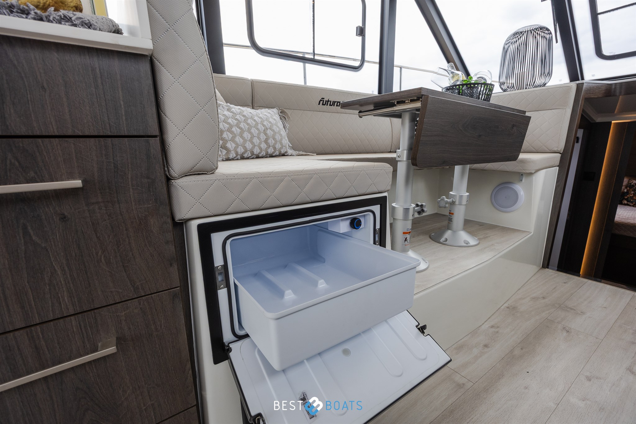 foto: 27 Cobra Yachts Futura 36 Premium Fly