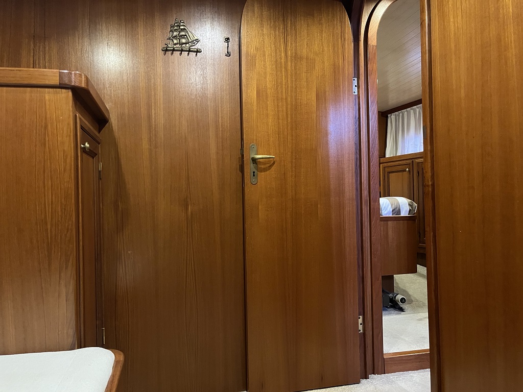 foto: 26 Blauwe Hand Trawler 1400
