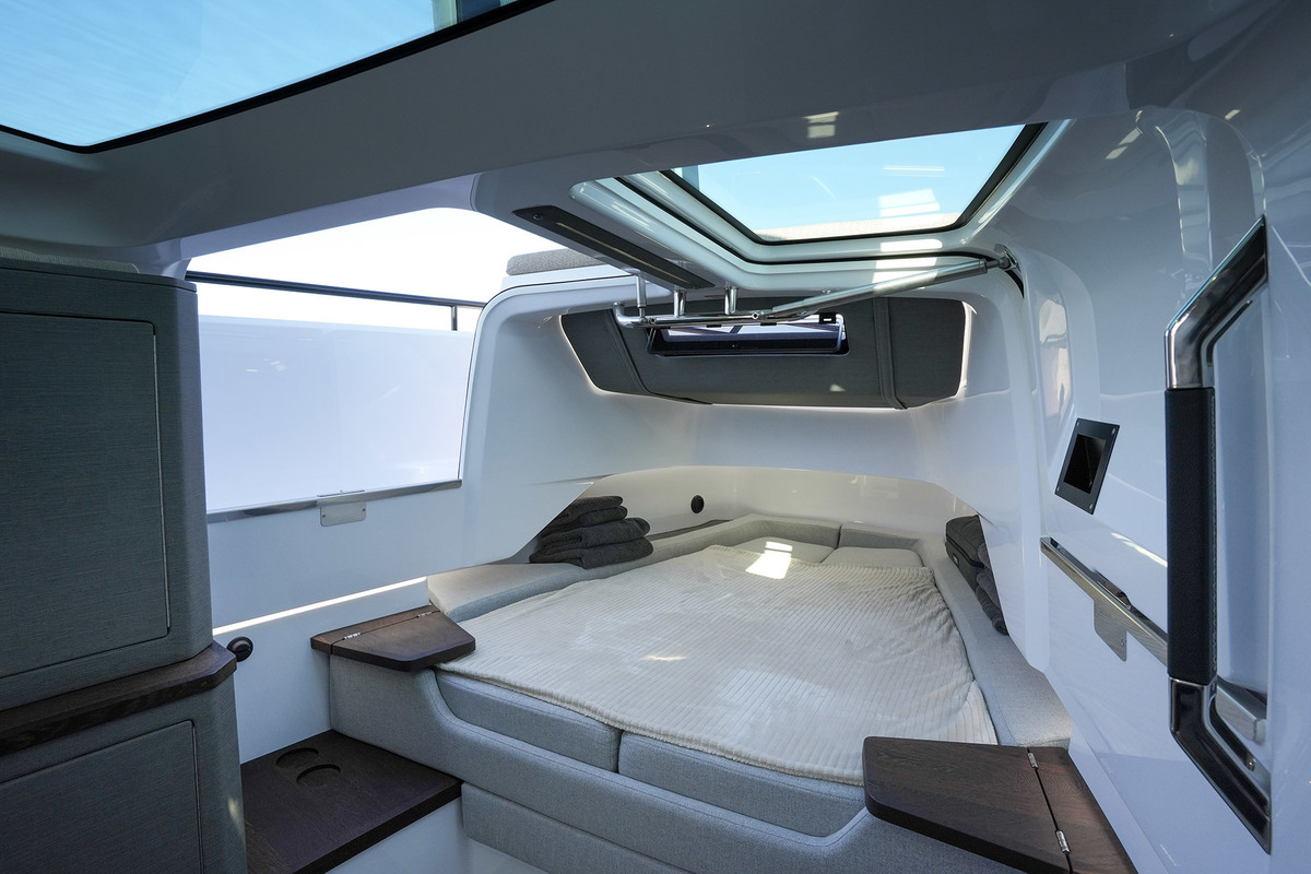 foto: 68 Axopar  37 XC Cross Cabin Mediterrana Edition