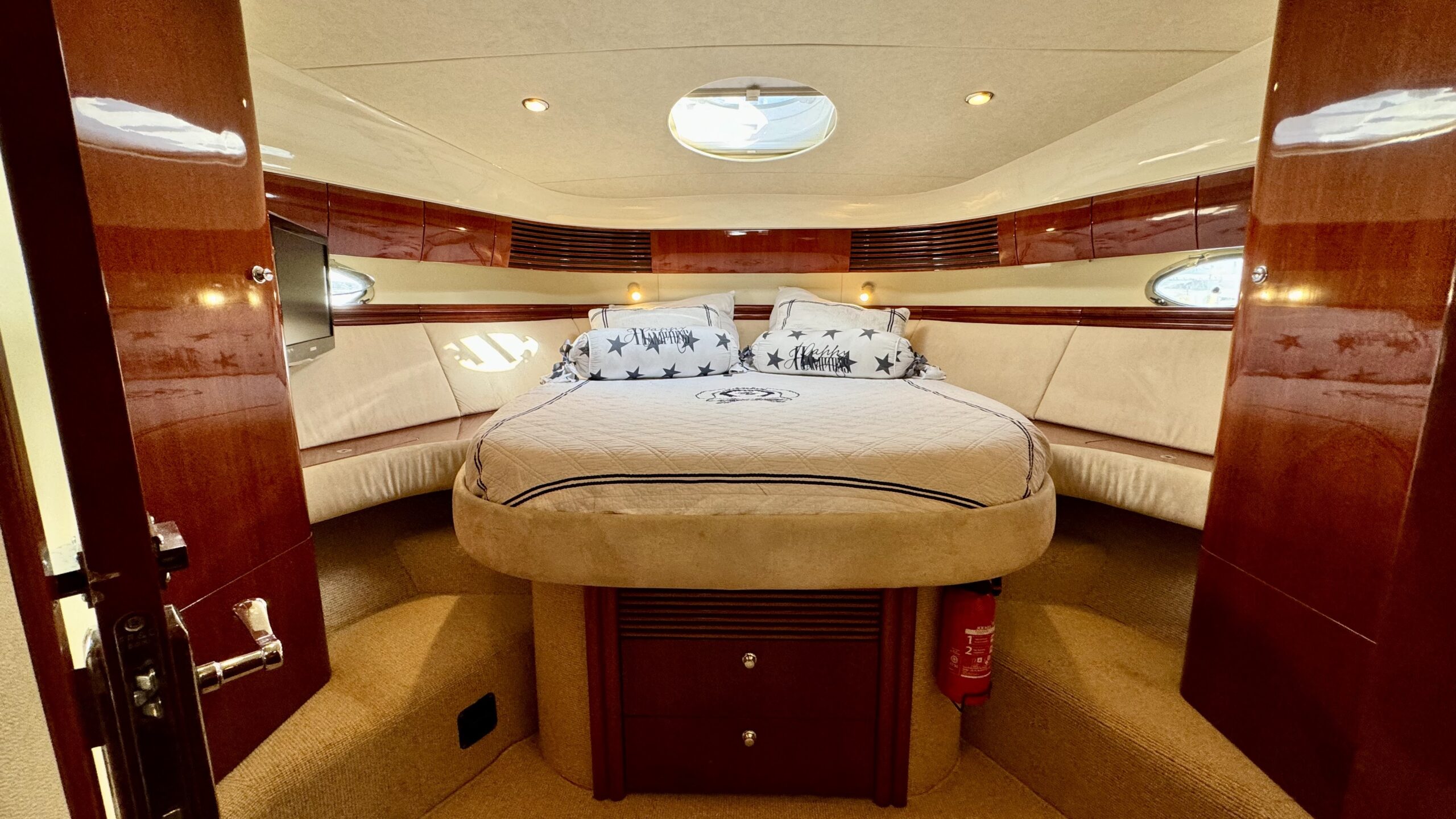 foto: 28 Fairline Phantom 50