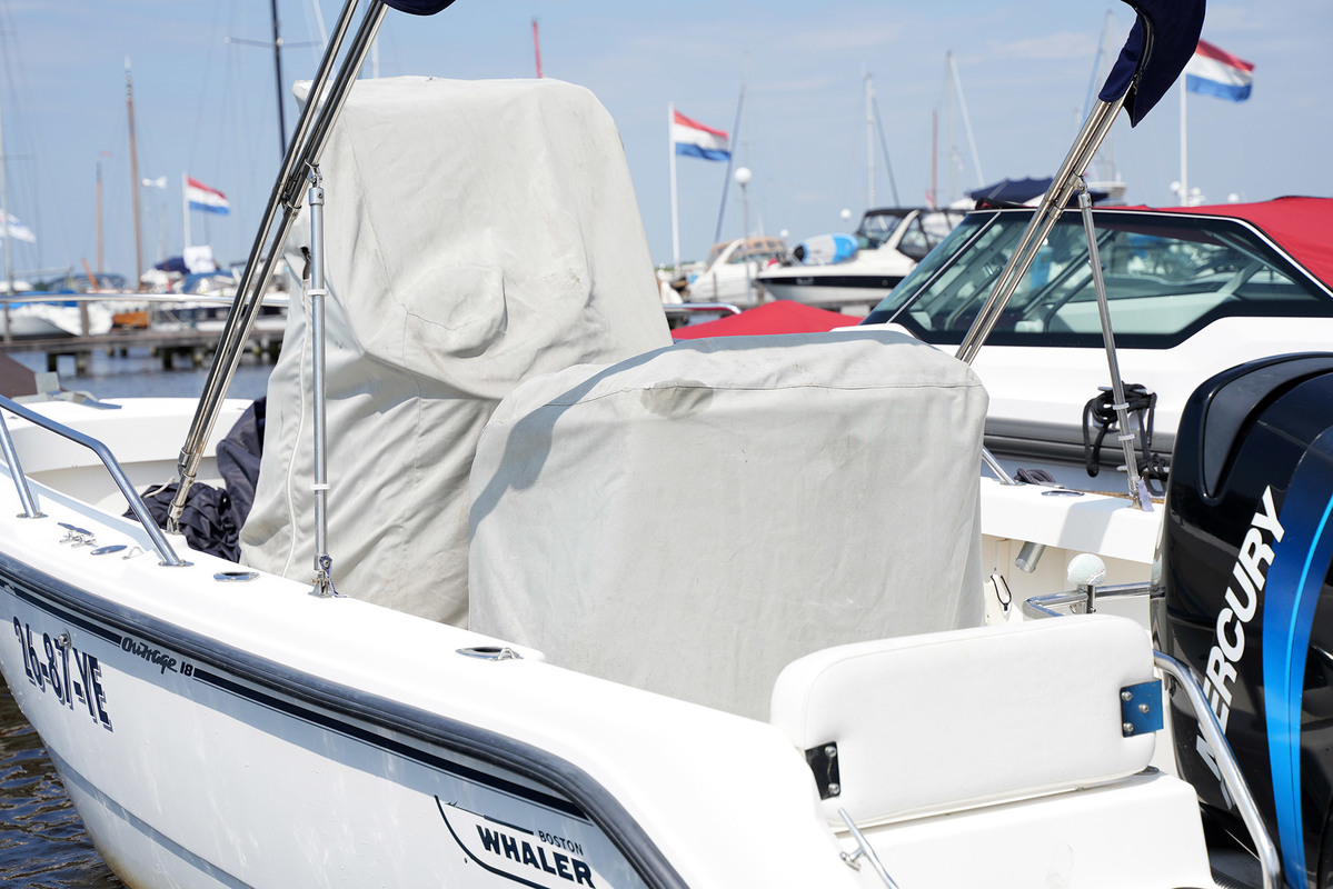 foto: 24 Boston Whaler 180 Outrage