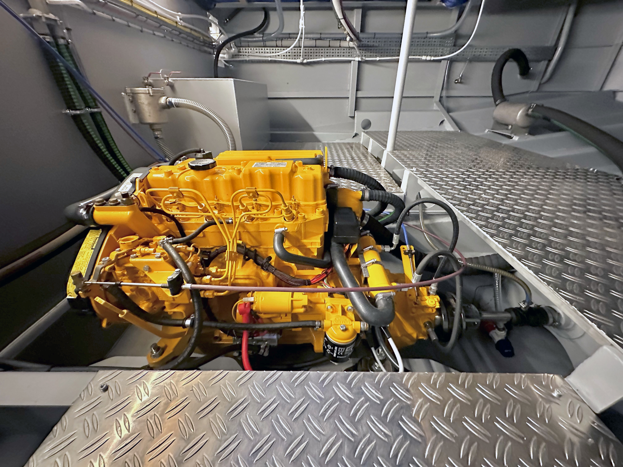 foto: 48 HOMESHIP VaarChalet In Amsterdam 1250D Luxe Houseboat