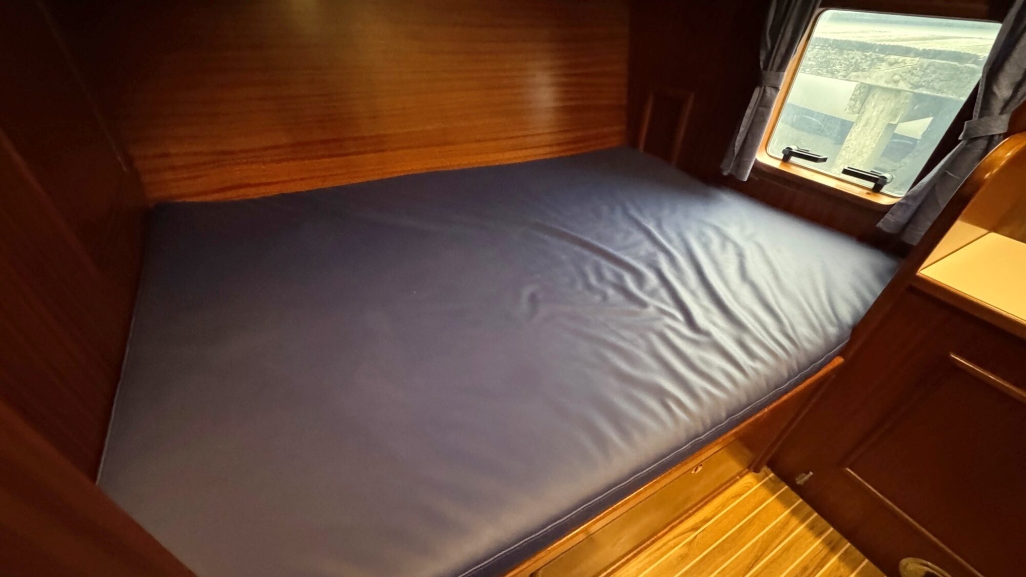 foto: 16 Vri-Jon Vri-Jon 37 AK Cabrio