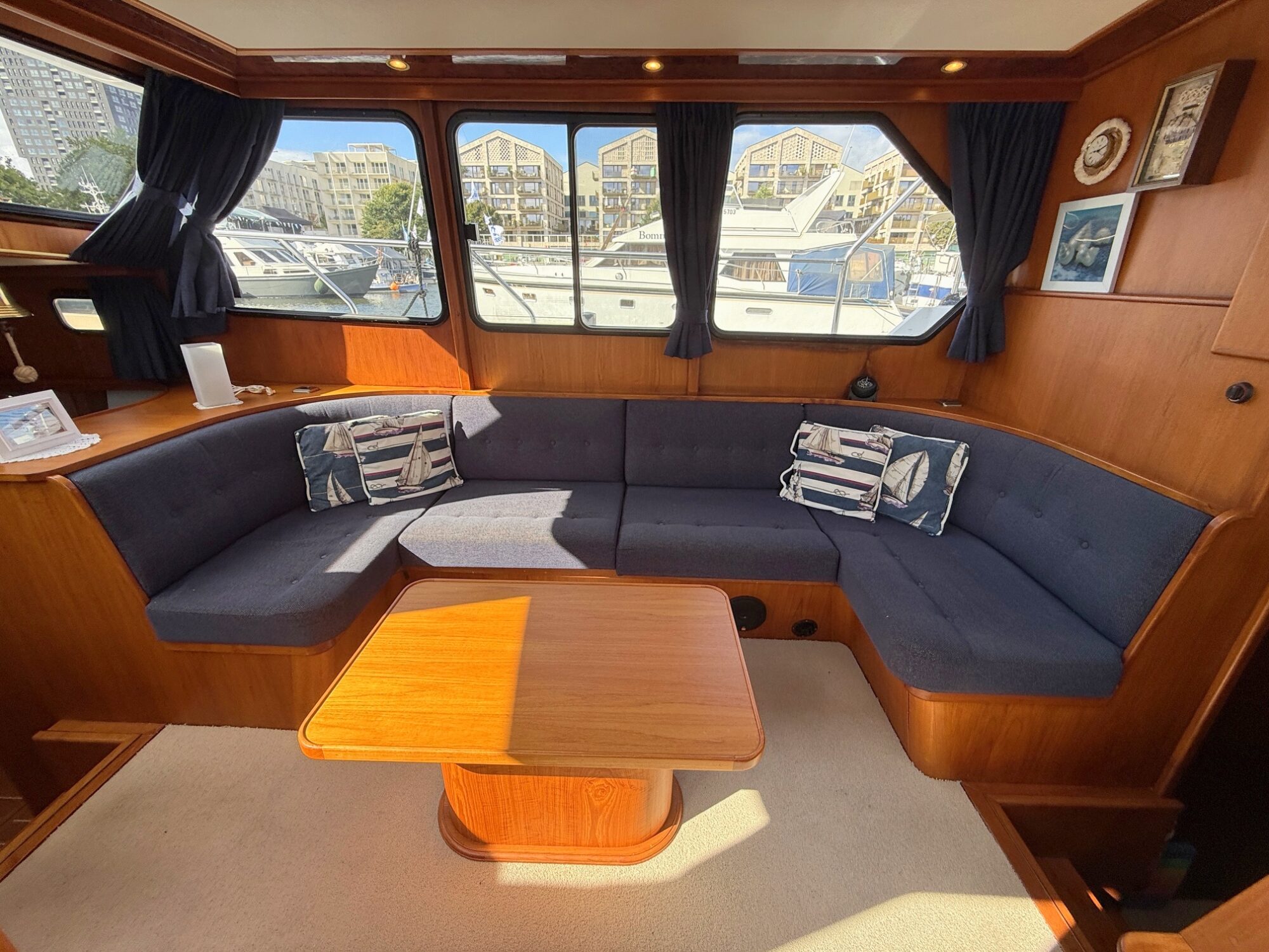 foto: 35 Explorer Explorer Classic 44 AK Cabrio