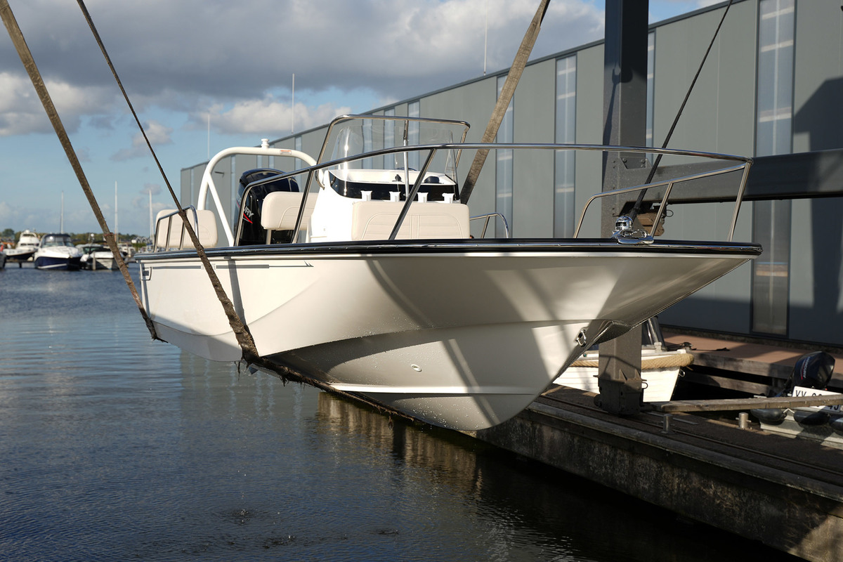 foto: 37 Boston Whaler 170 Montauk