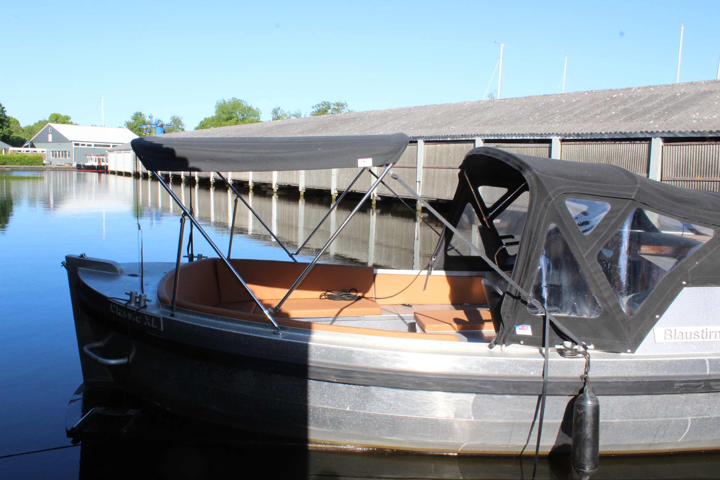 foto: 26 Black Fish Cabin 850 XL