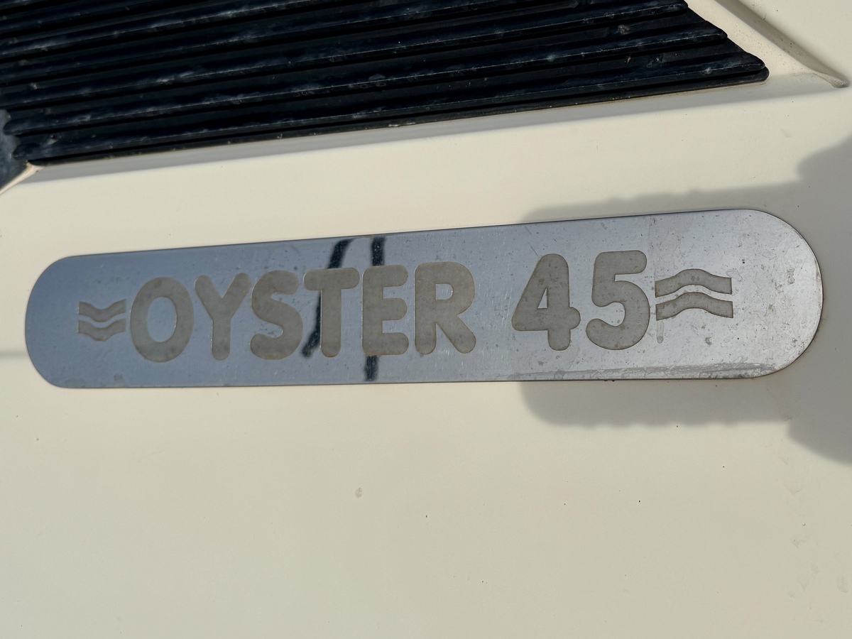 foto: 48 Oyster 45 Deck Saloon