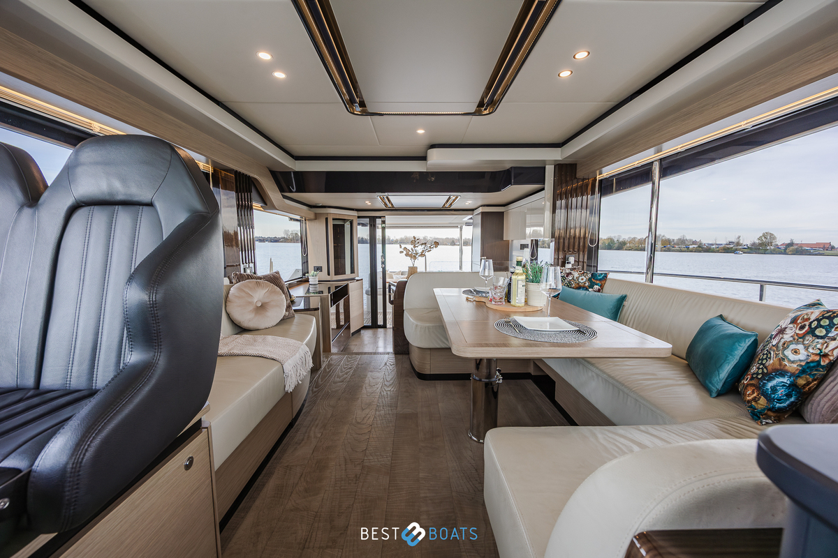 foto: 57 Absolute  Navetta 52
