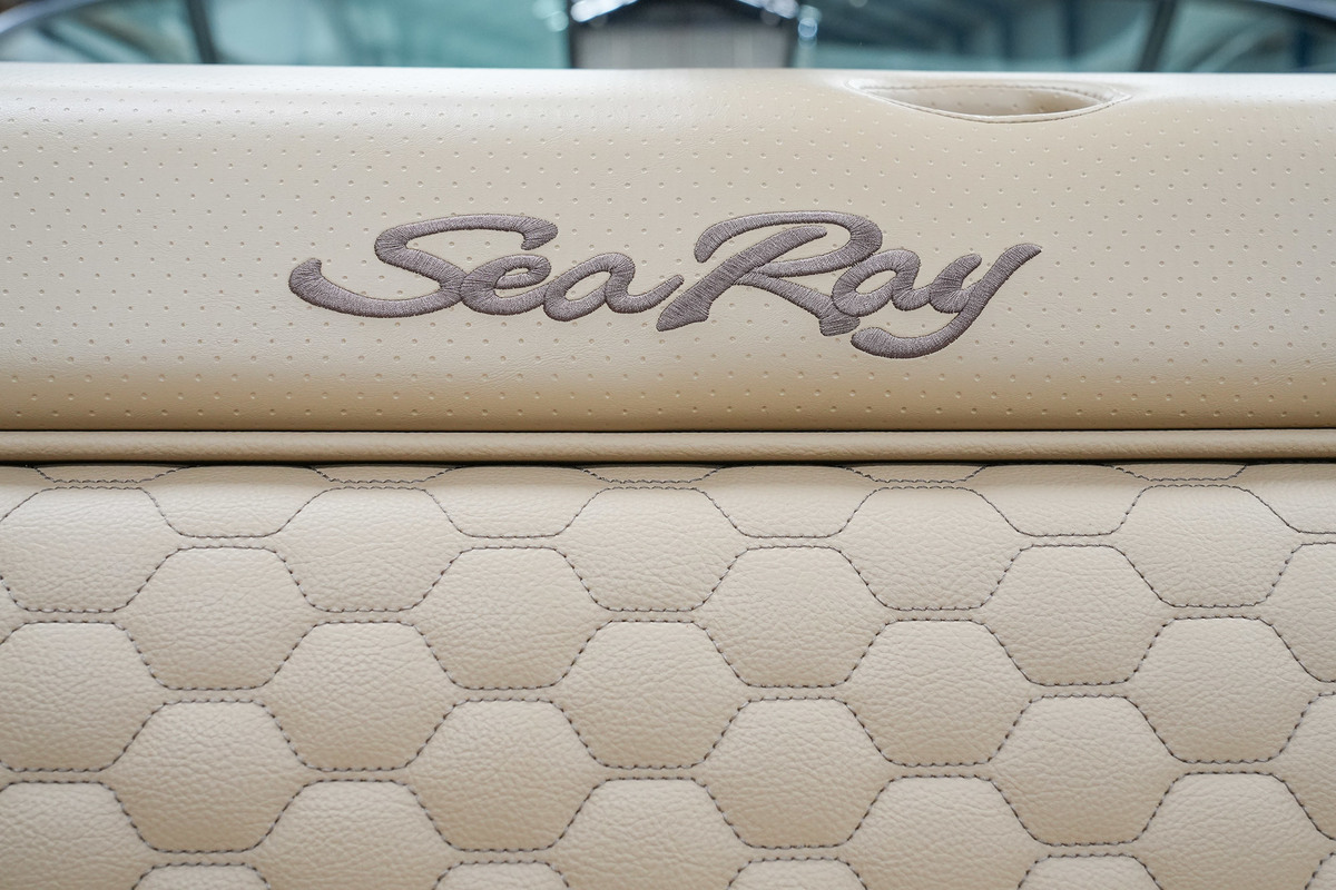 foto: 19 Sea Ray SDX 270