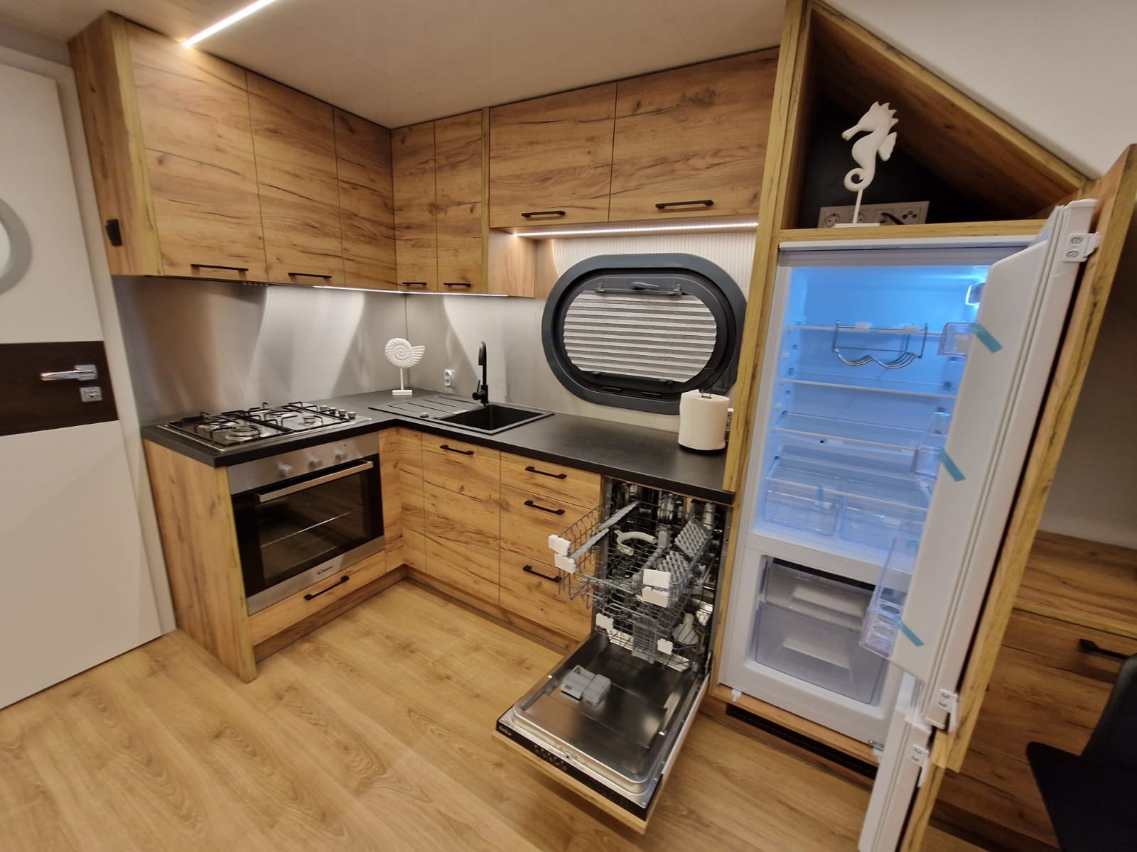 foto: 23 Campi 460 Houseboat