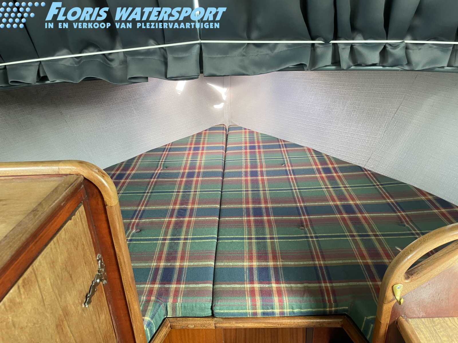 foto: 11 Polaris 800 Open Cabin