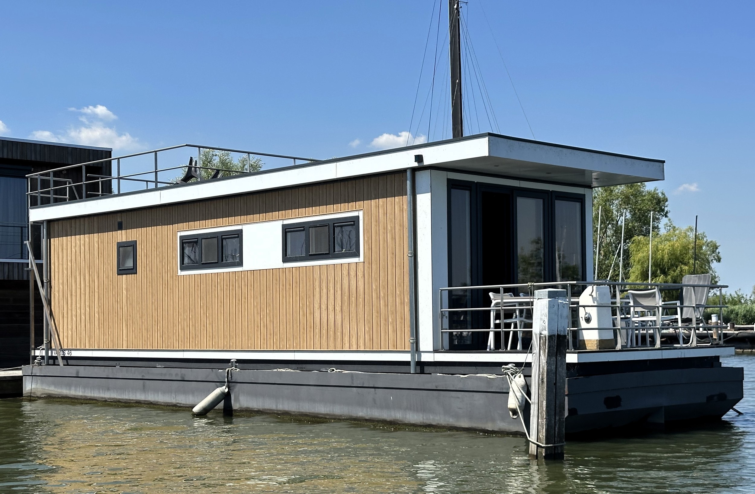 Vamos 46 Houseboat Charter