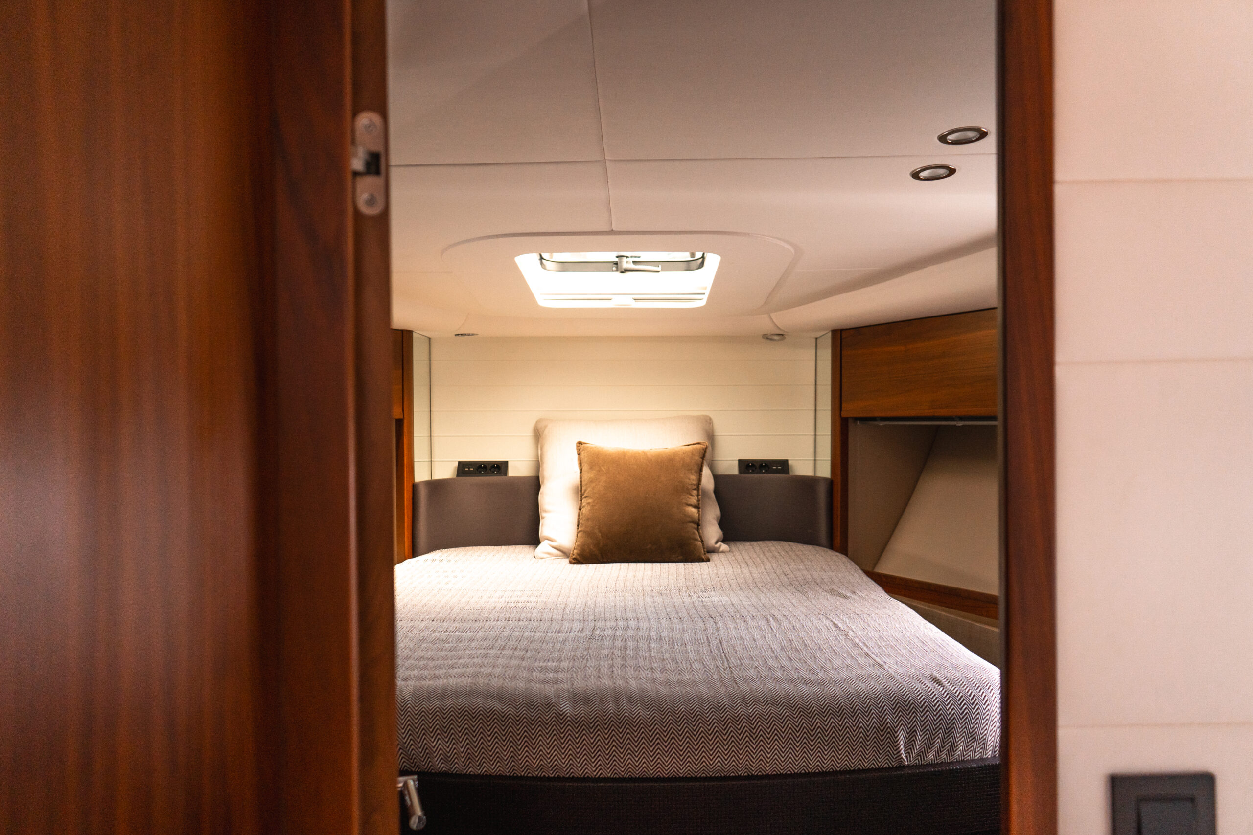 foto: 18 Princess V48