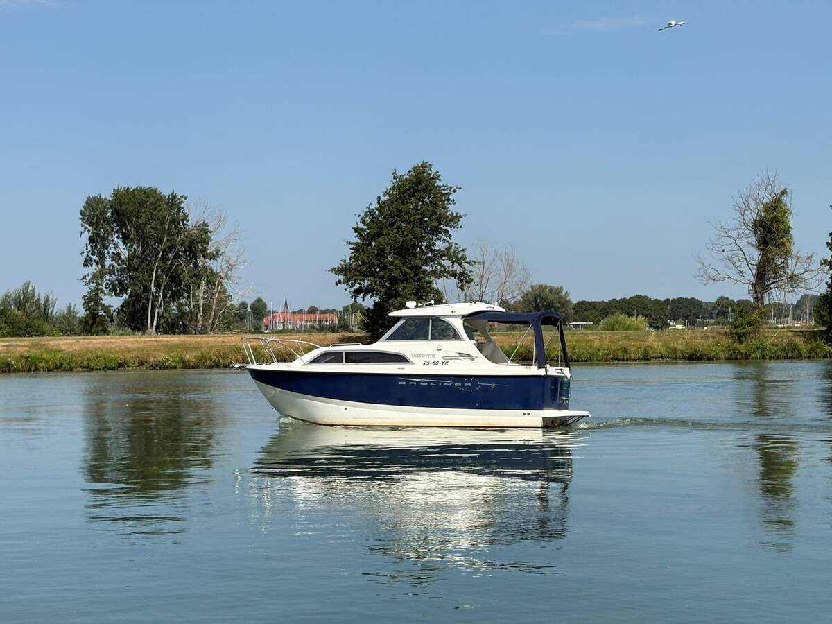 foto: 24 Bayliner 246 Discovery 
