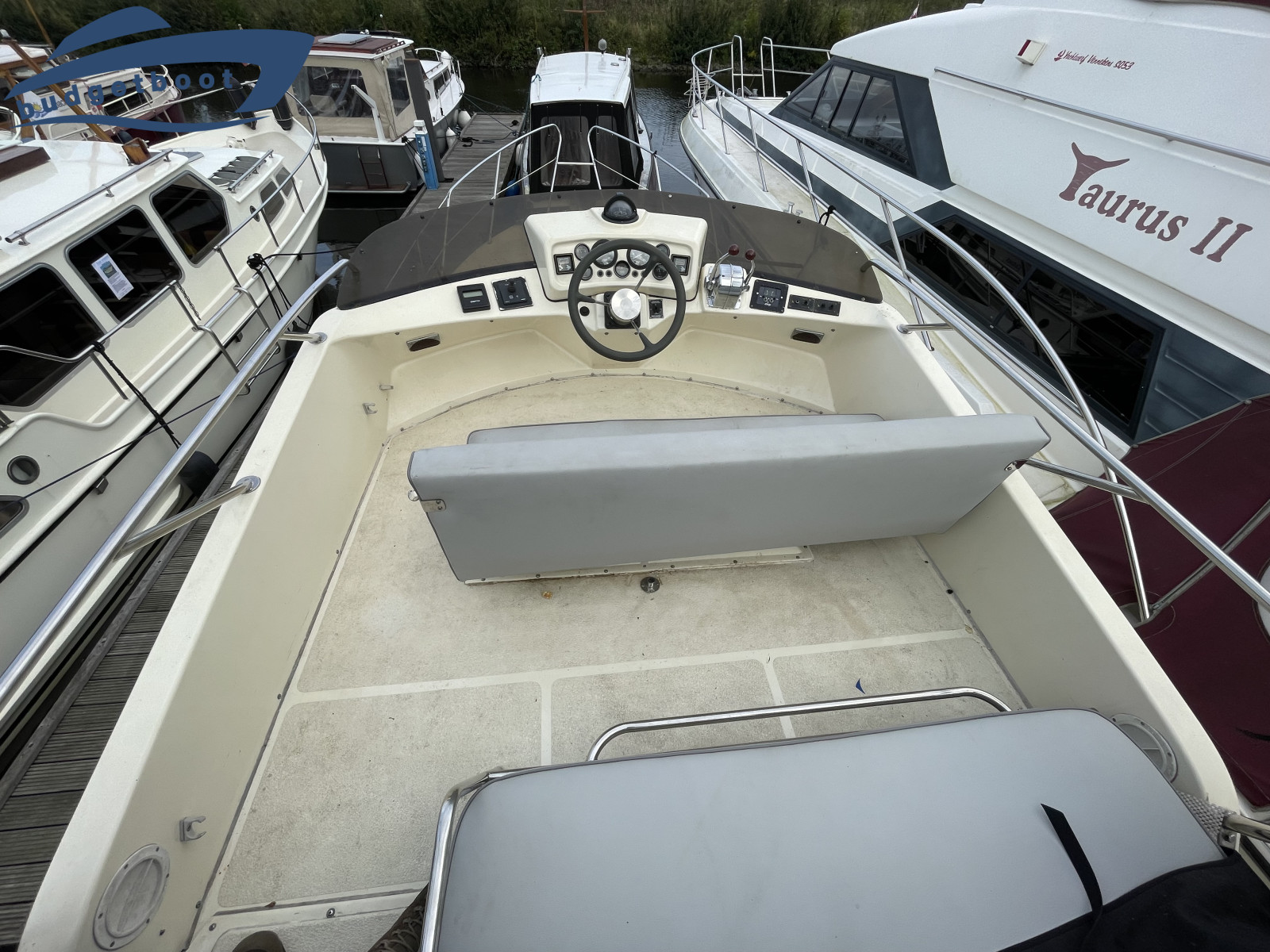 foto: 12 Sealine 305 Flybridge