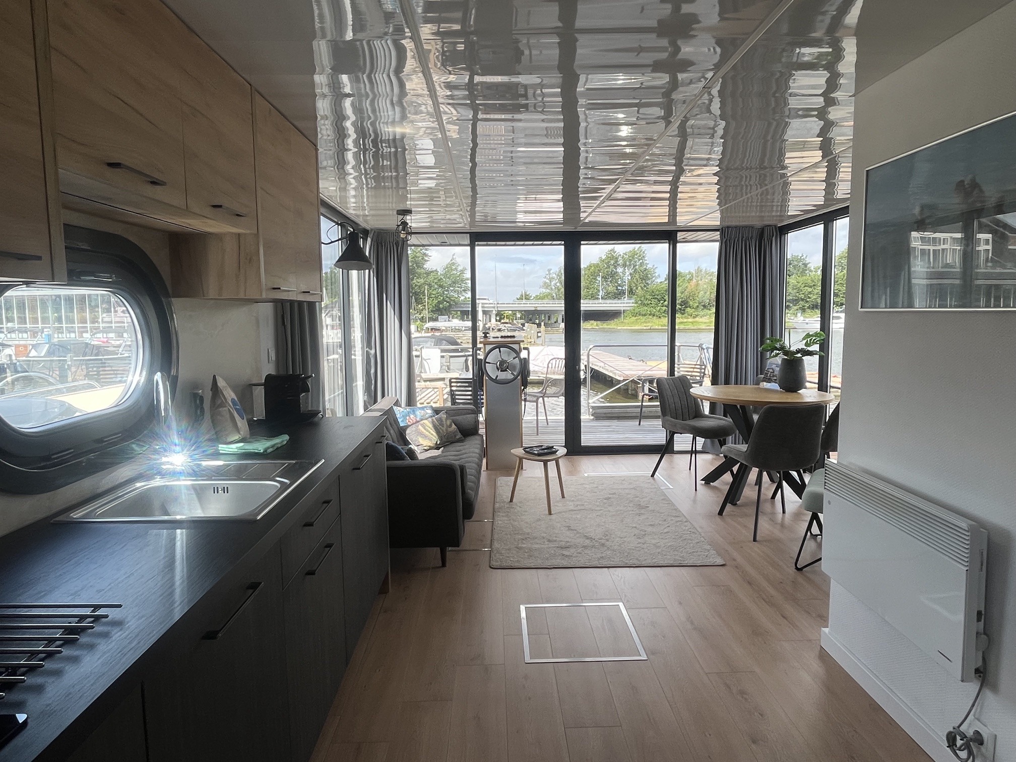 foto: 27 Campi 400, Met Ligplaats In Uitgeest