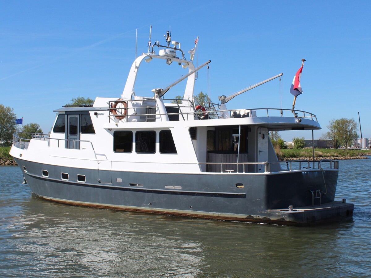 foto: 12 Vripack  Trawler 15.75 