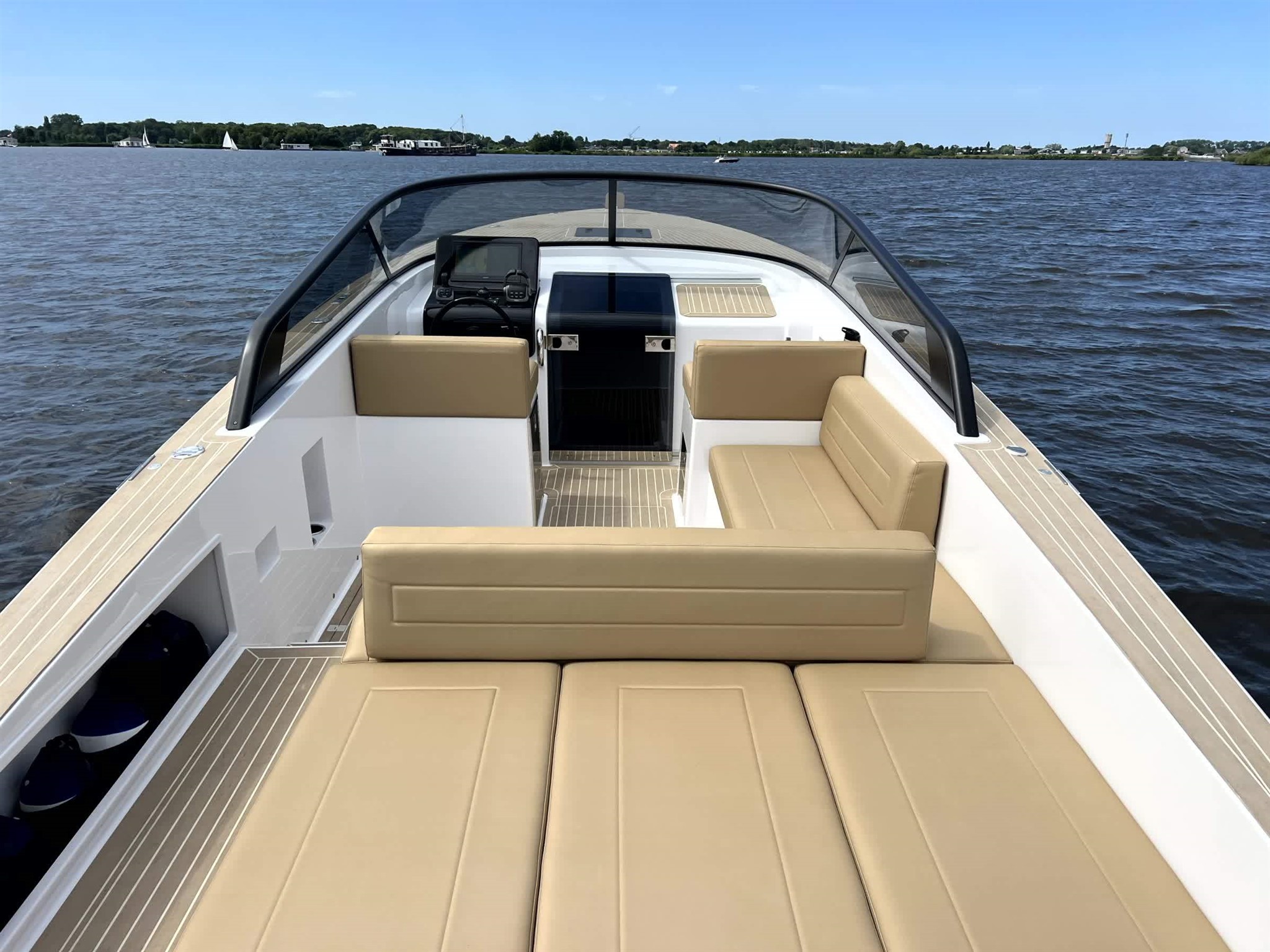 foto: 27 Vandutch 32 - Goldfinger