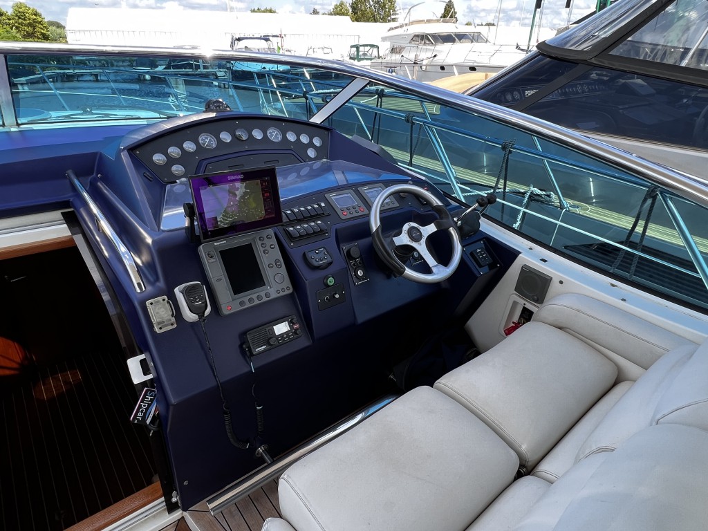 foto: 22 Sealine  S38