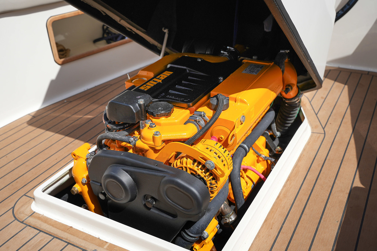 foto: 27 Interboat Intender 820