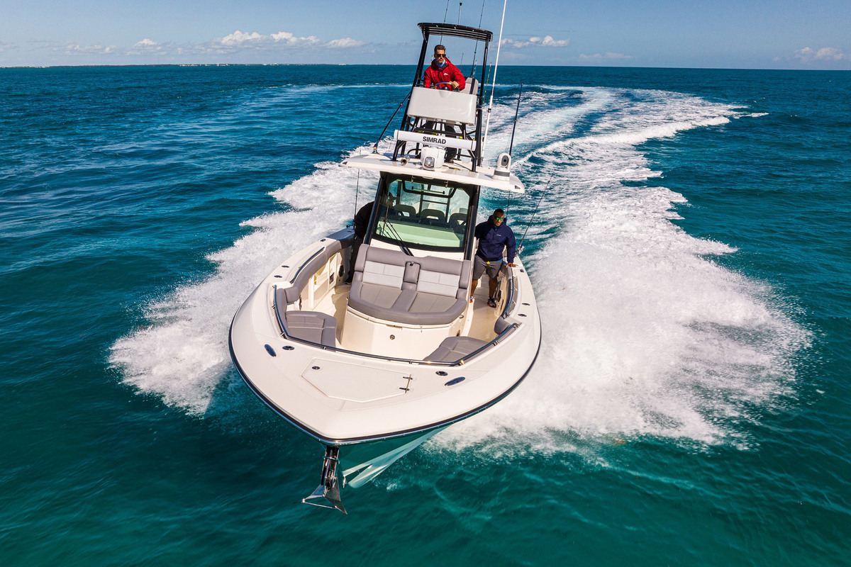 foto: 6 Boston Whaler 360 Outrage