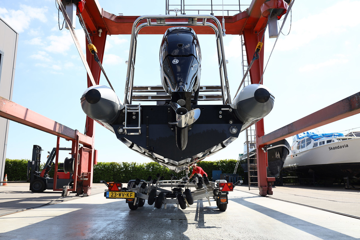 foto: 37 X-Craft R808