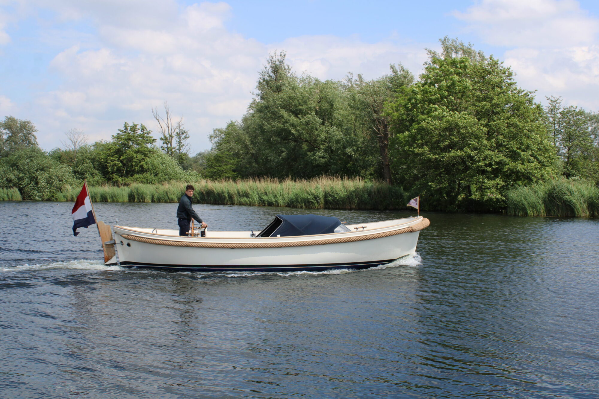 foto: 11 Jan van Gent Jan van Gent 8.20 OK Sloep