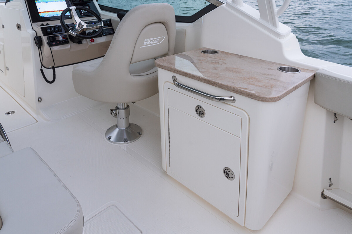 foto: 11 Boston Whaler 240 Vantage
