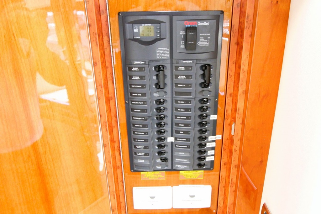 foto: 23 Rivièra 4700 Sport Yacht