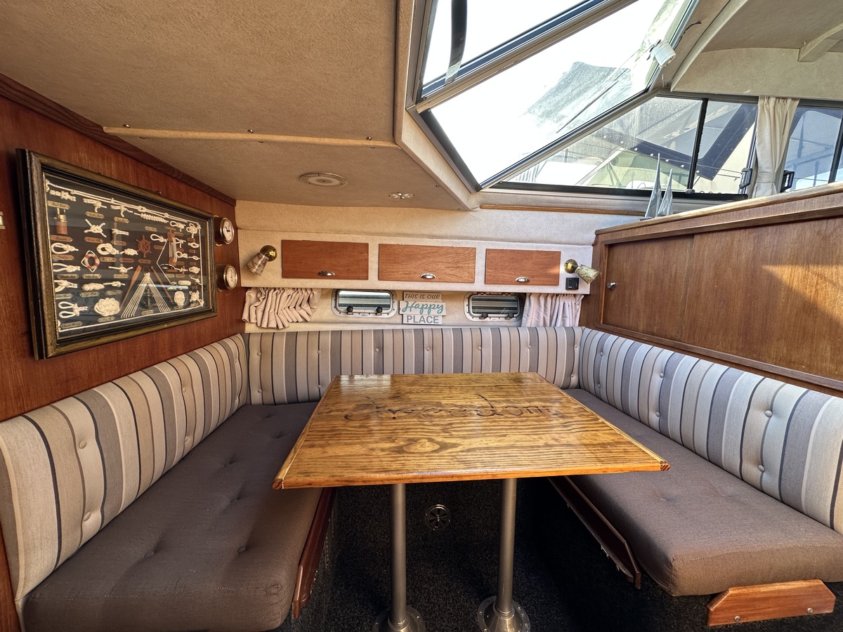 foto: 26 Fairline  31 Corniche 
