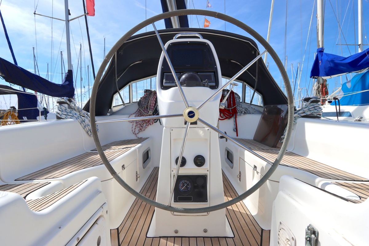 foto: 30 Bavaria  38-3 Cruiser
