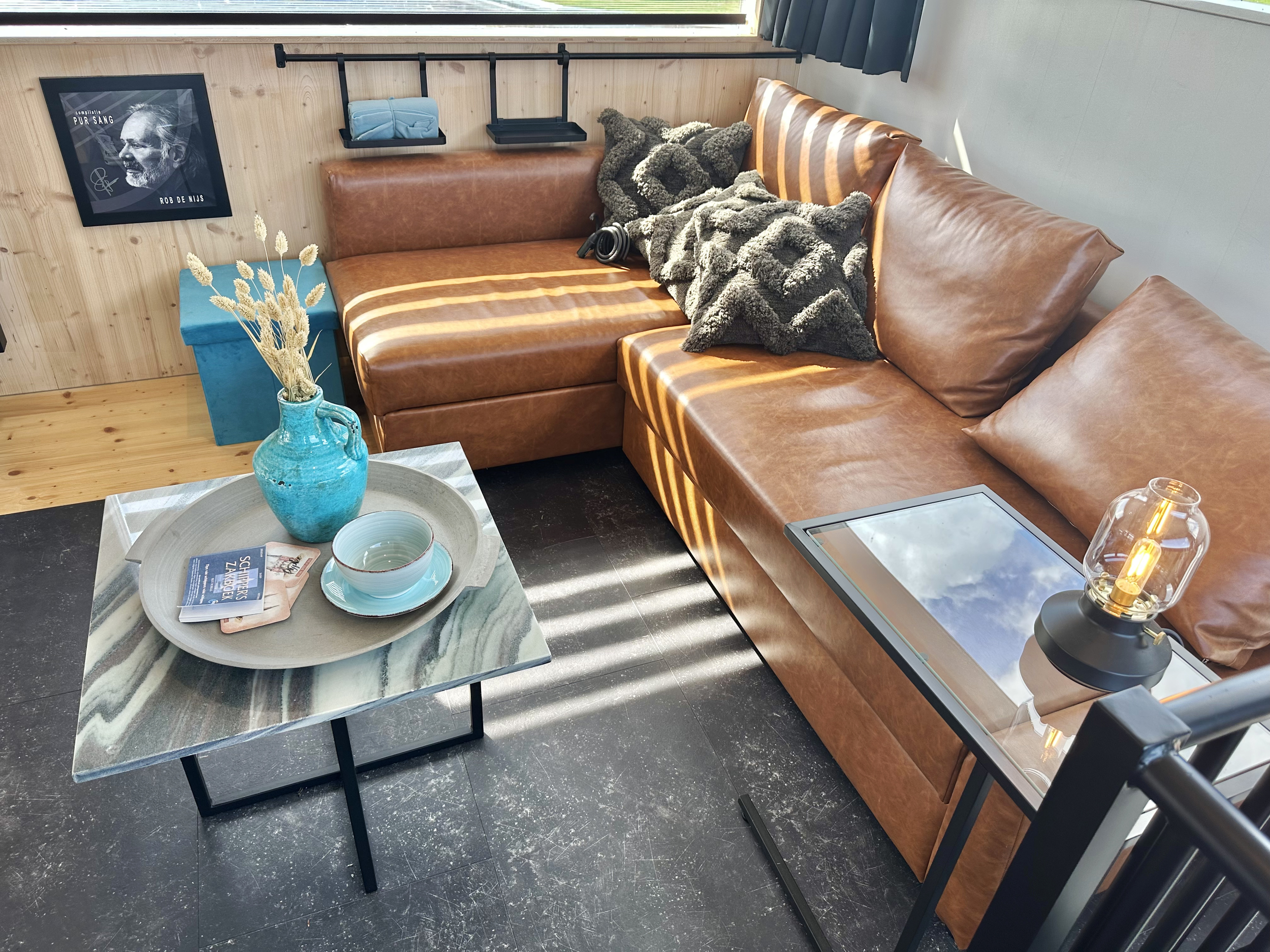 foto: 33 HOMESHIP VaarLoft Volledig Elektrische Houseboat