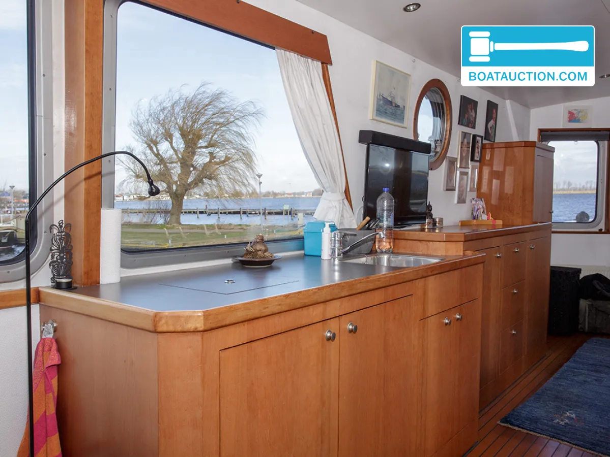 foto: 49 Bateau de patrouille 2300