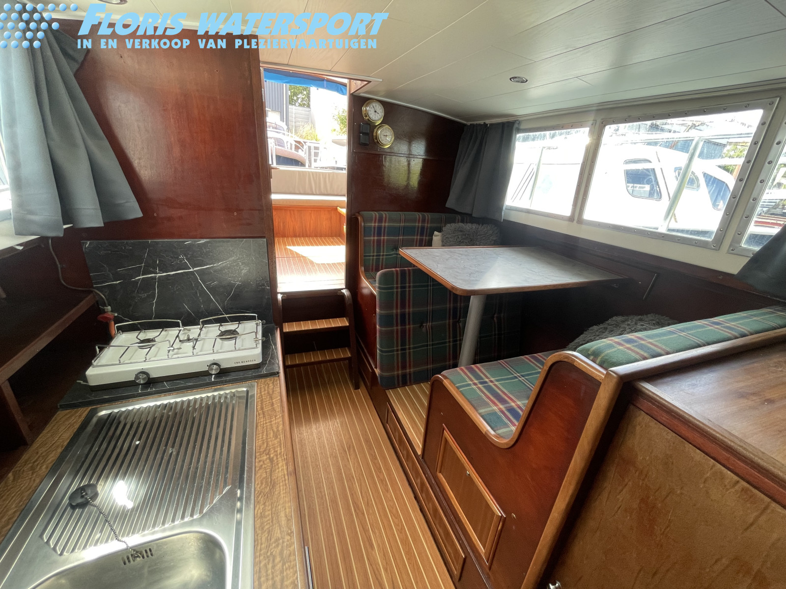 foto: 12 Polaris 800 Open Cabin