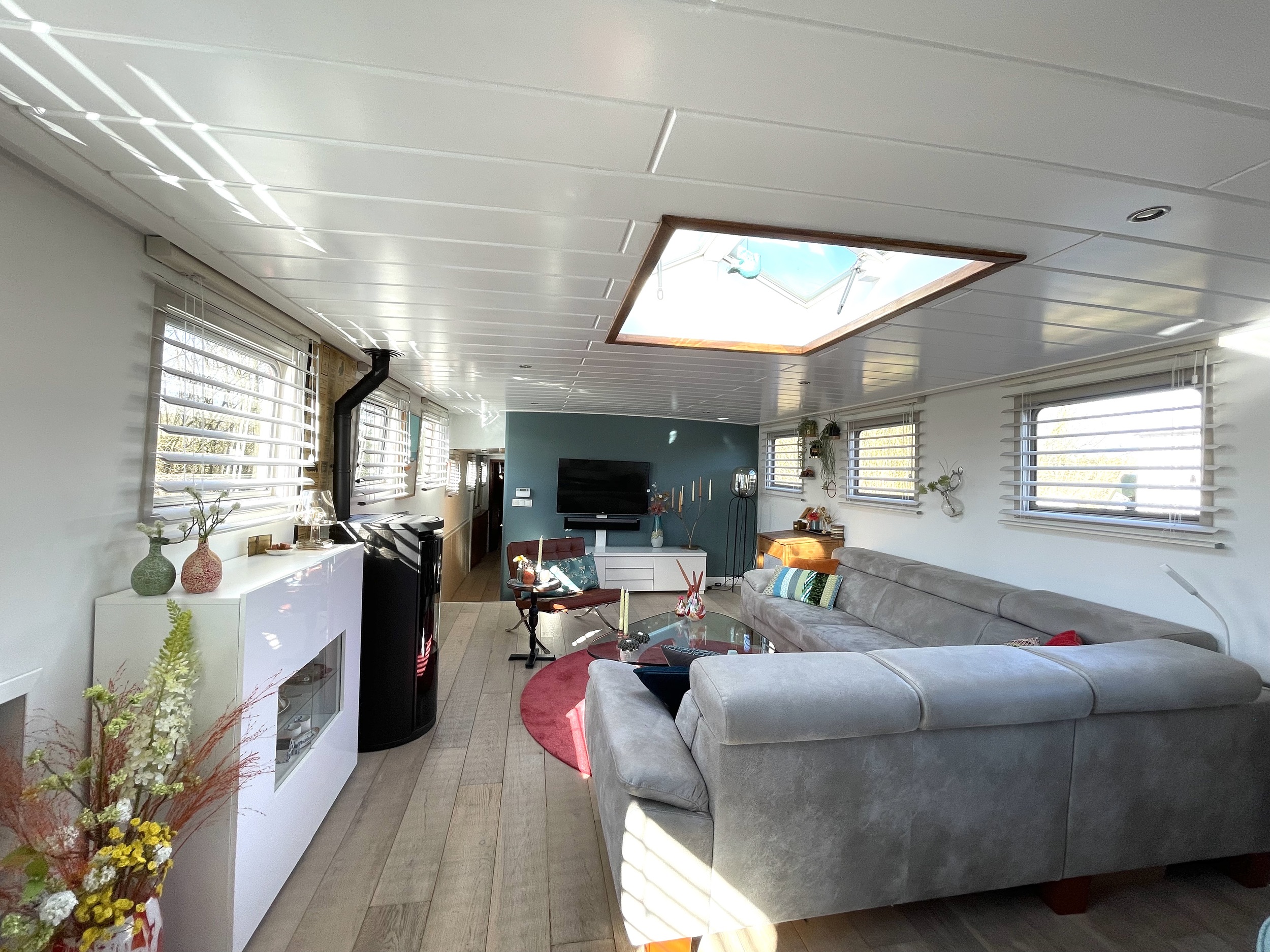 foto: 23 Luxe Motor 35.00