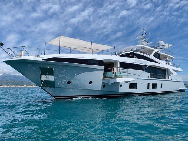 foto: 25 Azimut Grande 35 M 