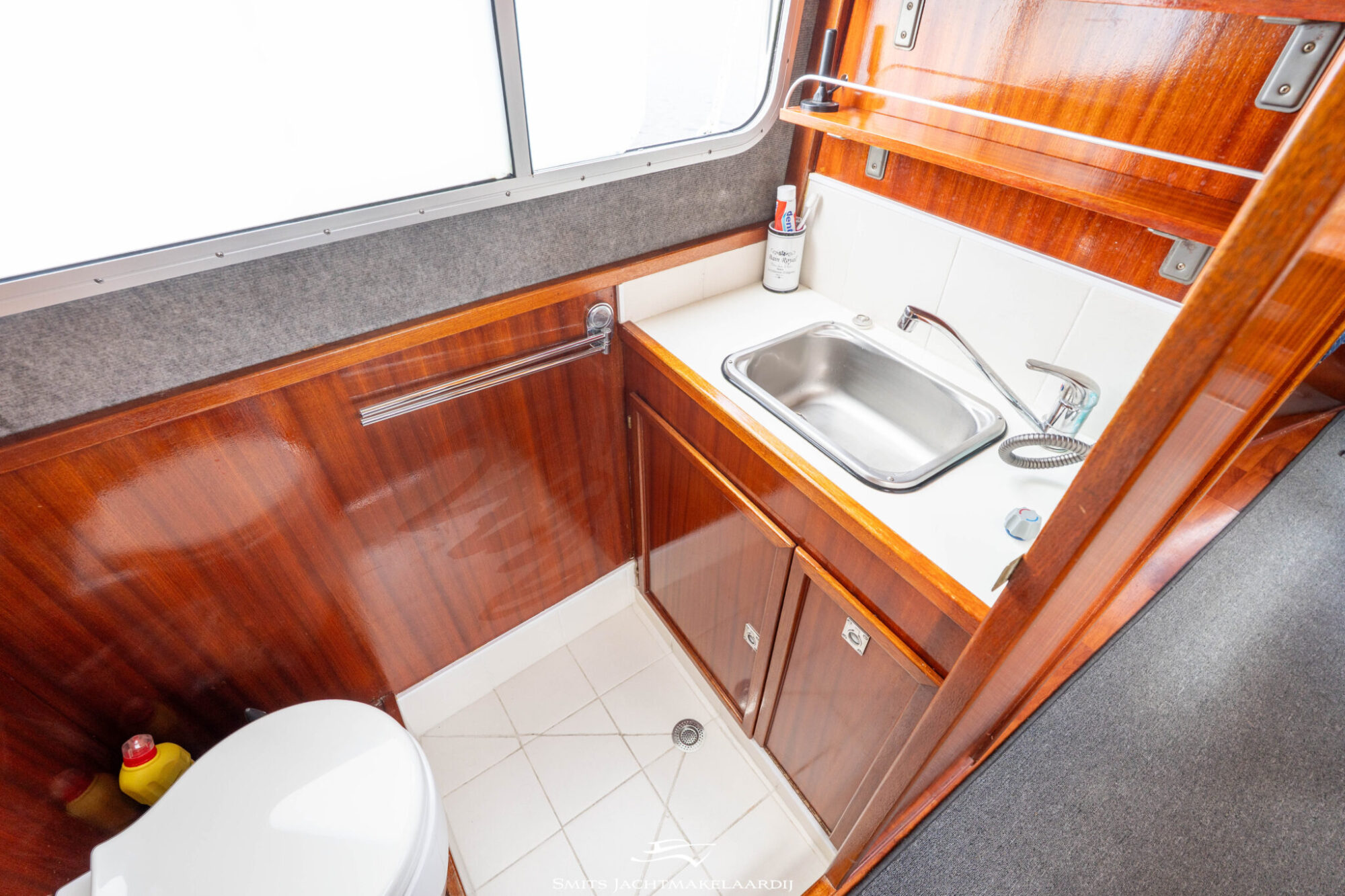 foto: 36 Bege Bege 9.50 AK Cabrio