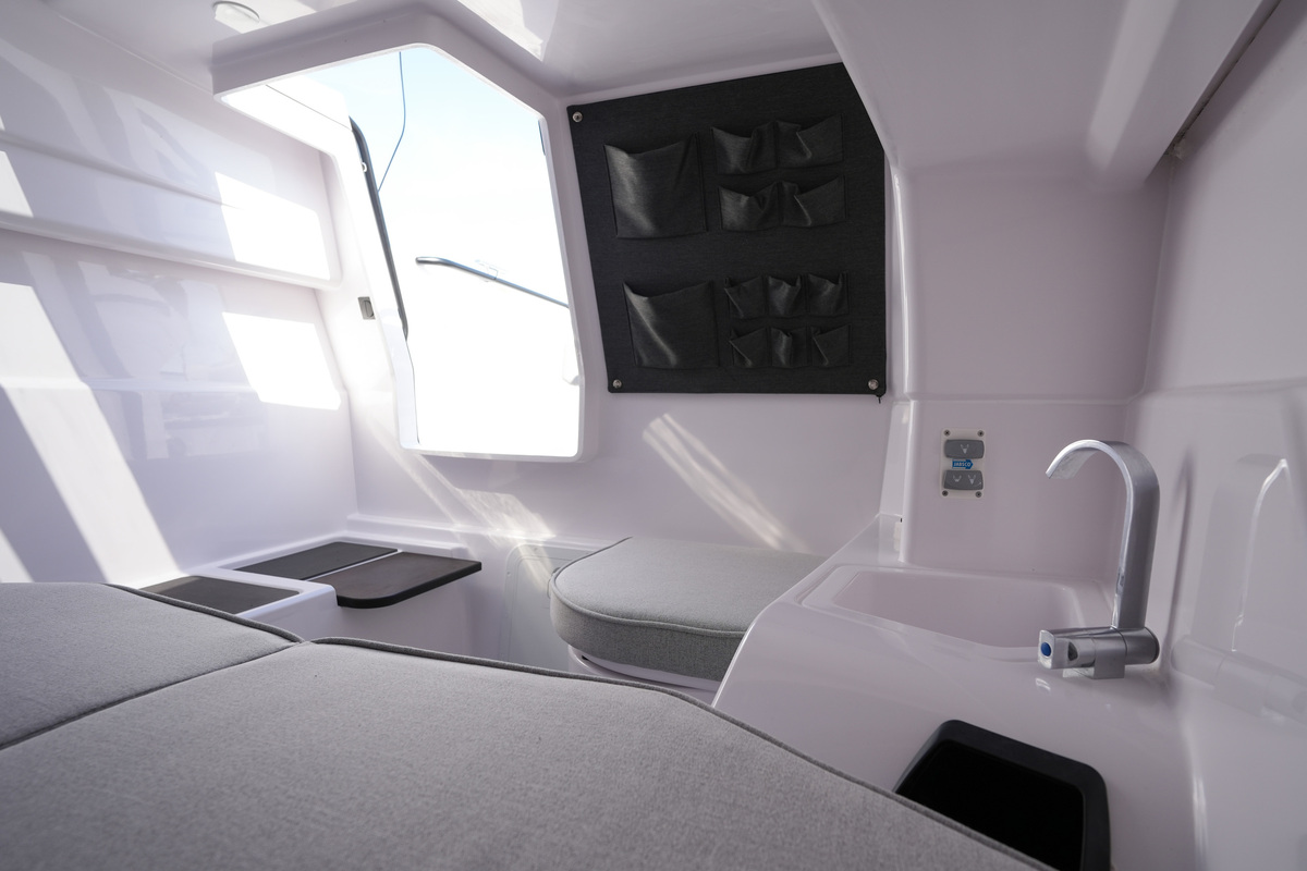 foto: 48 Axopar 25 Cross Bow & Cross Top