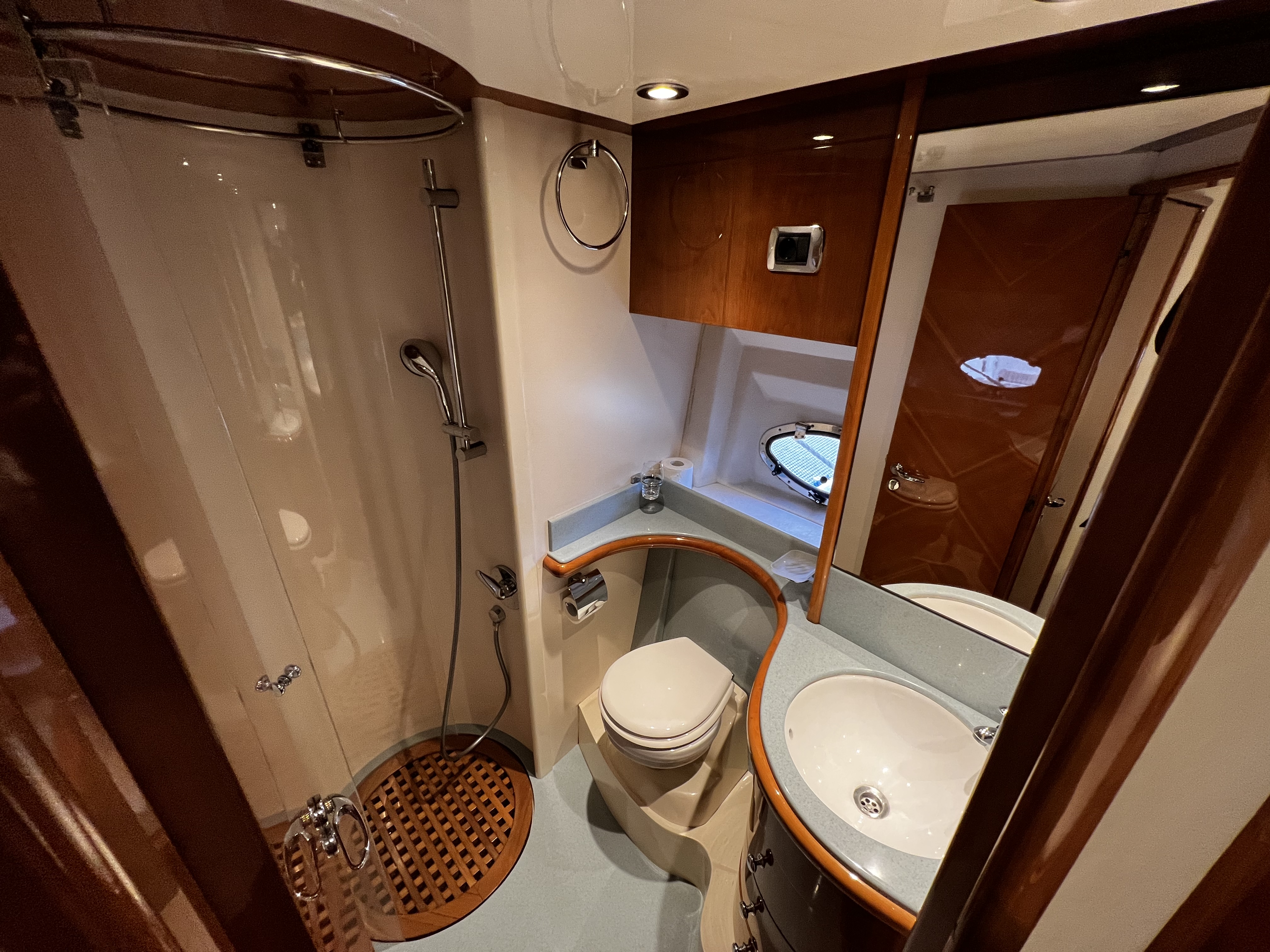 foto: 22 Astondoa  43 GLX