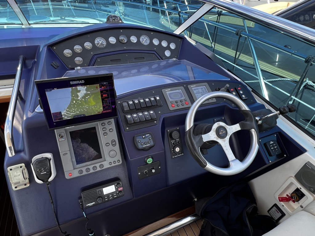 foto: 23 Sealine  S38