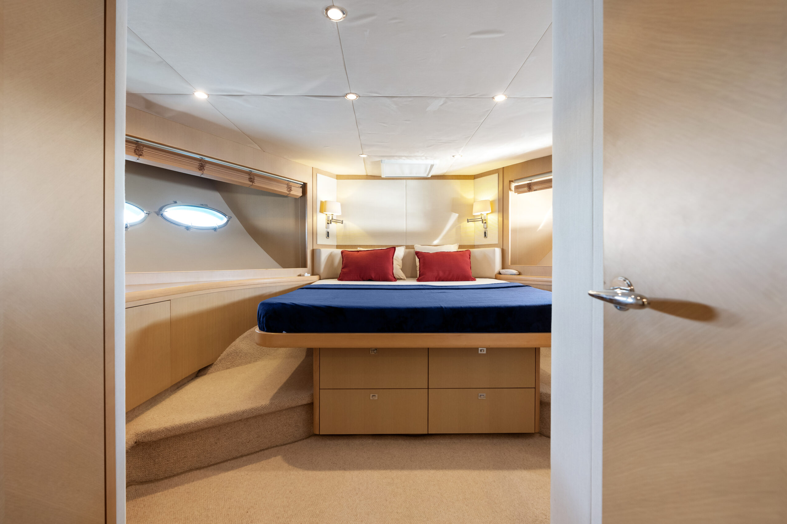 foto: 76 Princess 85