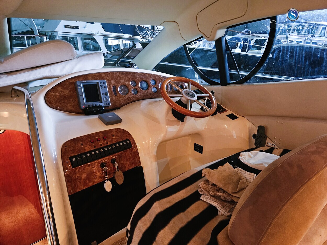 foto: 24 Azimut 42