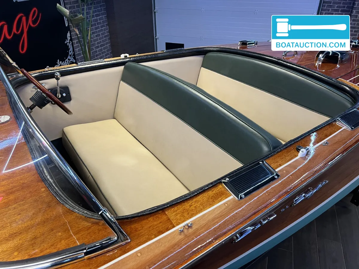 foto: 27 Chris Craft Capri 19