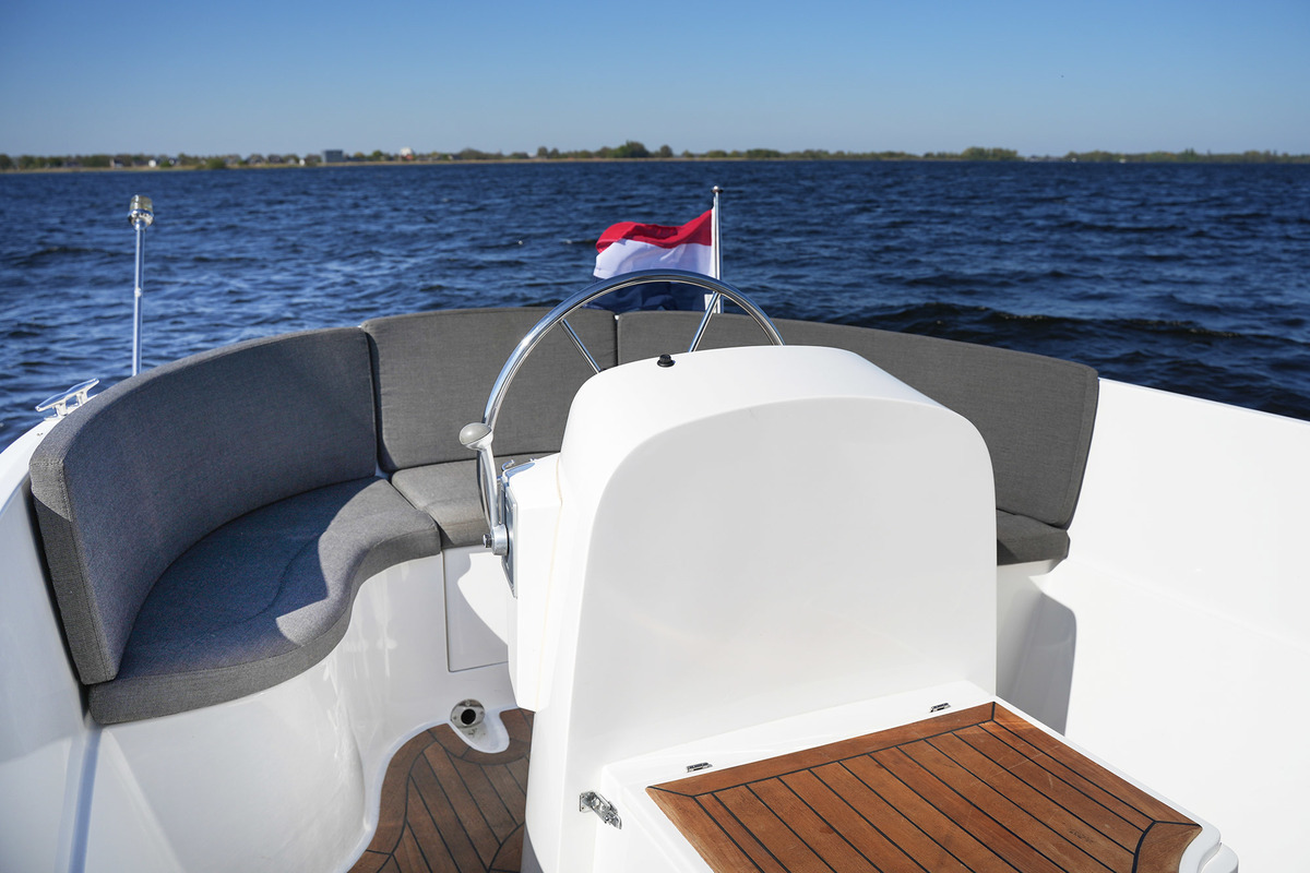 foto: 21 Riviera 24