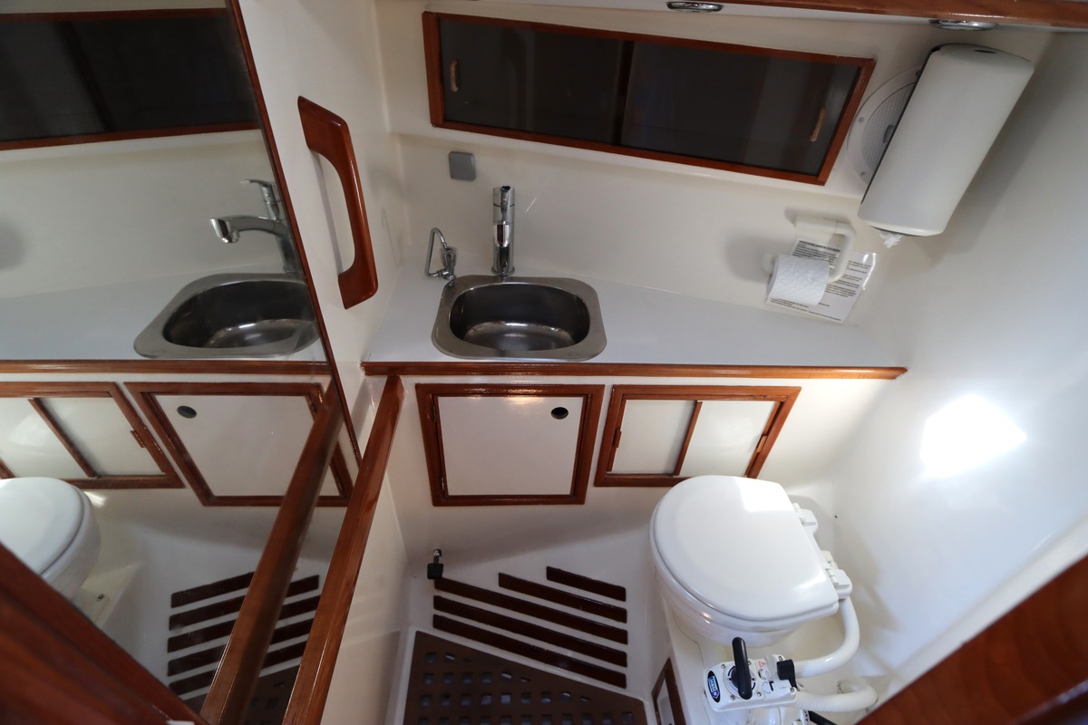 foto: 25 Holman & Pye Red Admiral 36