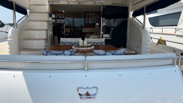 foto: 26 Princess 67 Fly