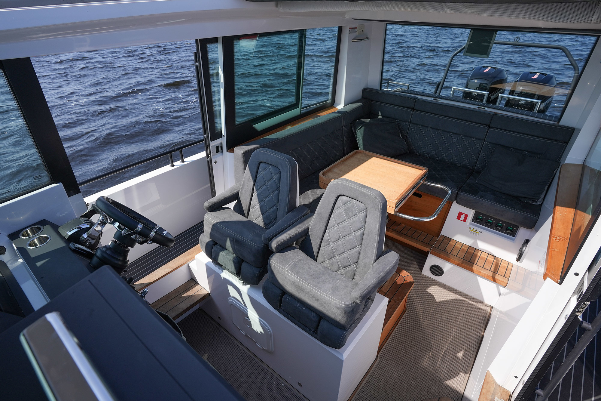 foto: 37 Axopar 37 Sports Cabin Version R